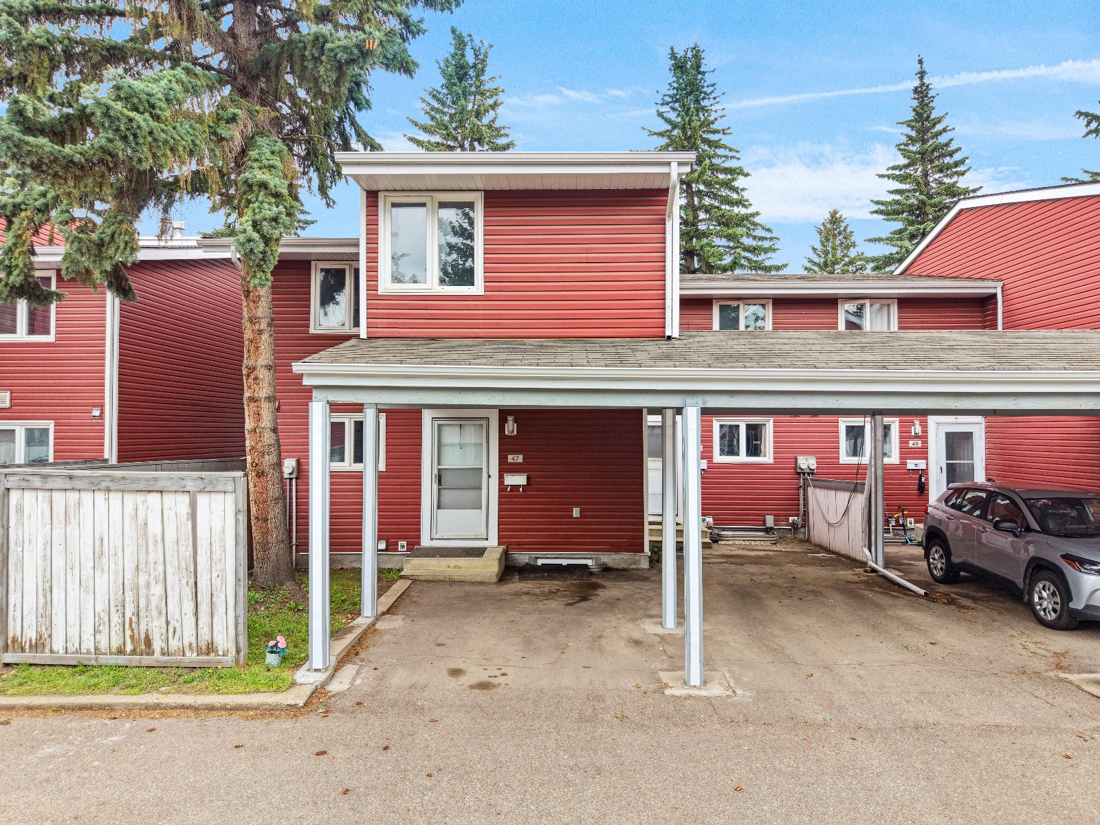 Fully Upgraded End-Unit Townhome in Pollard Meadows